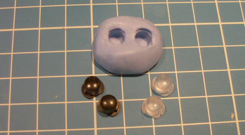 Reproduction de petites pièces avec de la pâte silicone Tuto-siligum-06